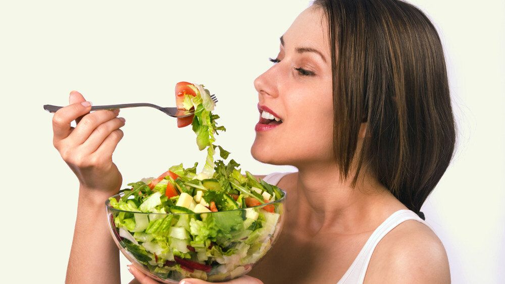 Как сохранить молодость после 40: что стоит исключить из рациона?