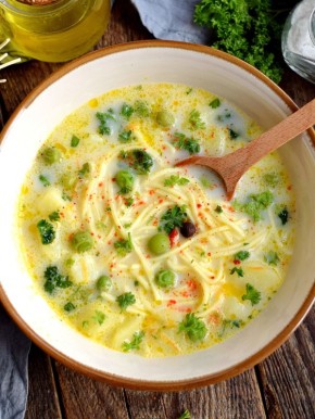 Сырный суп с яичной лапшой: уютное блюдо для холодного вечера