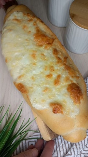 Сырно-чесночный багет