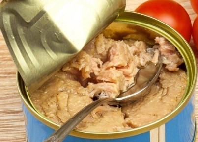 Почему нельзя есть консервы сразу после открытия: откровение для любителей консервов