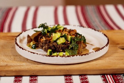 Необычное блюдо мордовской кухни: медвежья лапа в центре внимания