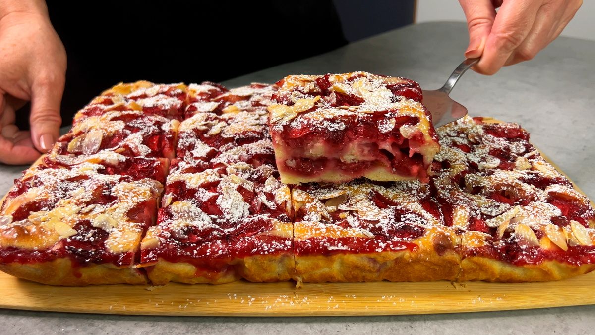 Идеальный клубничный пирог, который покорит всех за пять минут