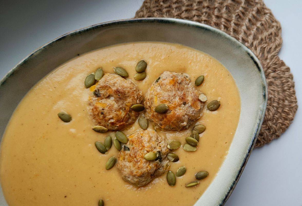 Нежные фрикадельки из индейки с тыквой и сыром: легкий и полезный рецепт