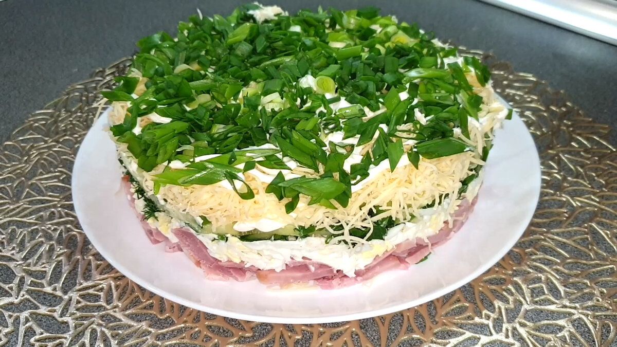 Салат, который запомнится: вкусный рецепт из простых продуктов