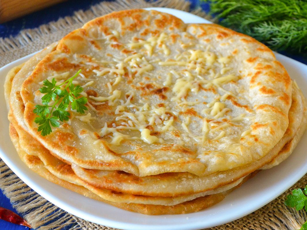 Лепёшки с сыром, заварные и воздушные: секрет в кипятке!