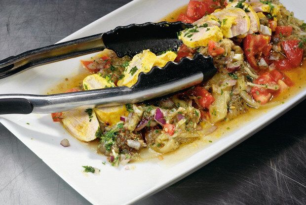 Вкусная курица с запеченными баклажанами: простой рецепт для вечера