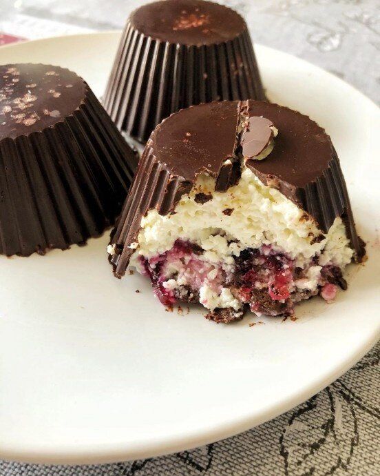 Нежные сырки с вареньем и кокосом