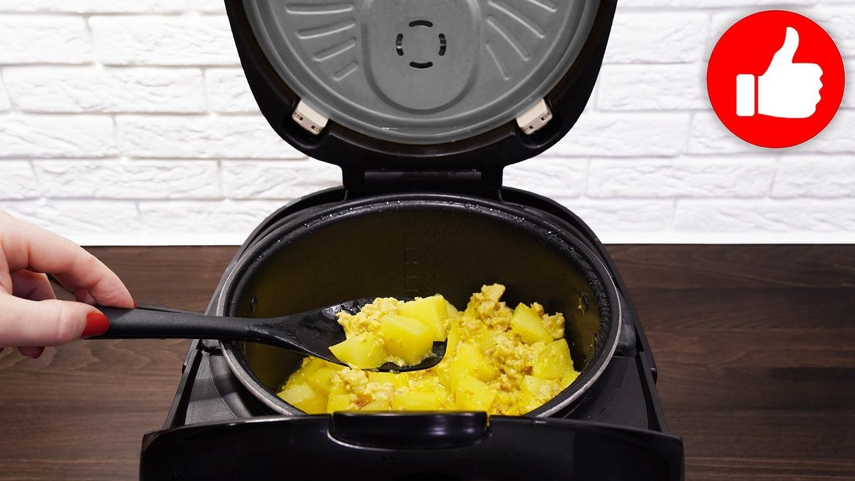 Непростое блюдо: как приготовить картошку с фаршем в сметане в мультиварке