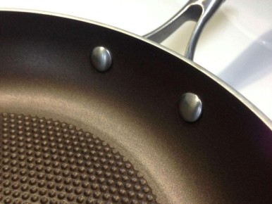 Как правильно выбрать идеальную сковороду с антипригарным покрытием