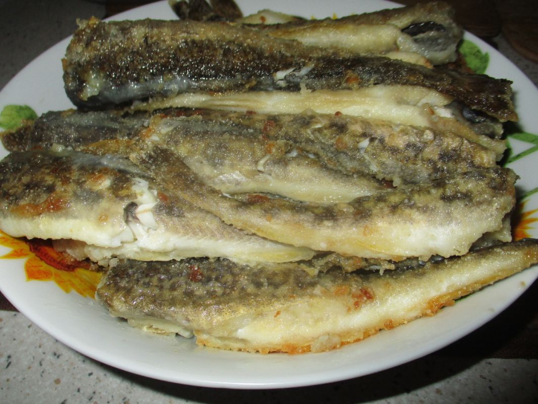 Навага на сковороде: простой и вкусный рецепт без лишних приправ