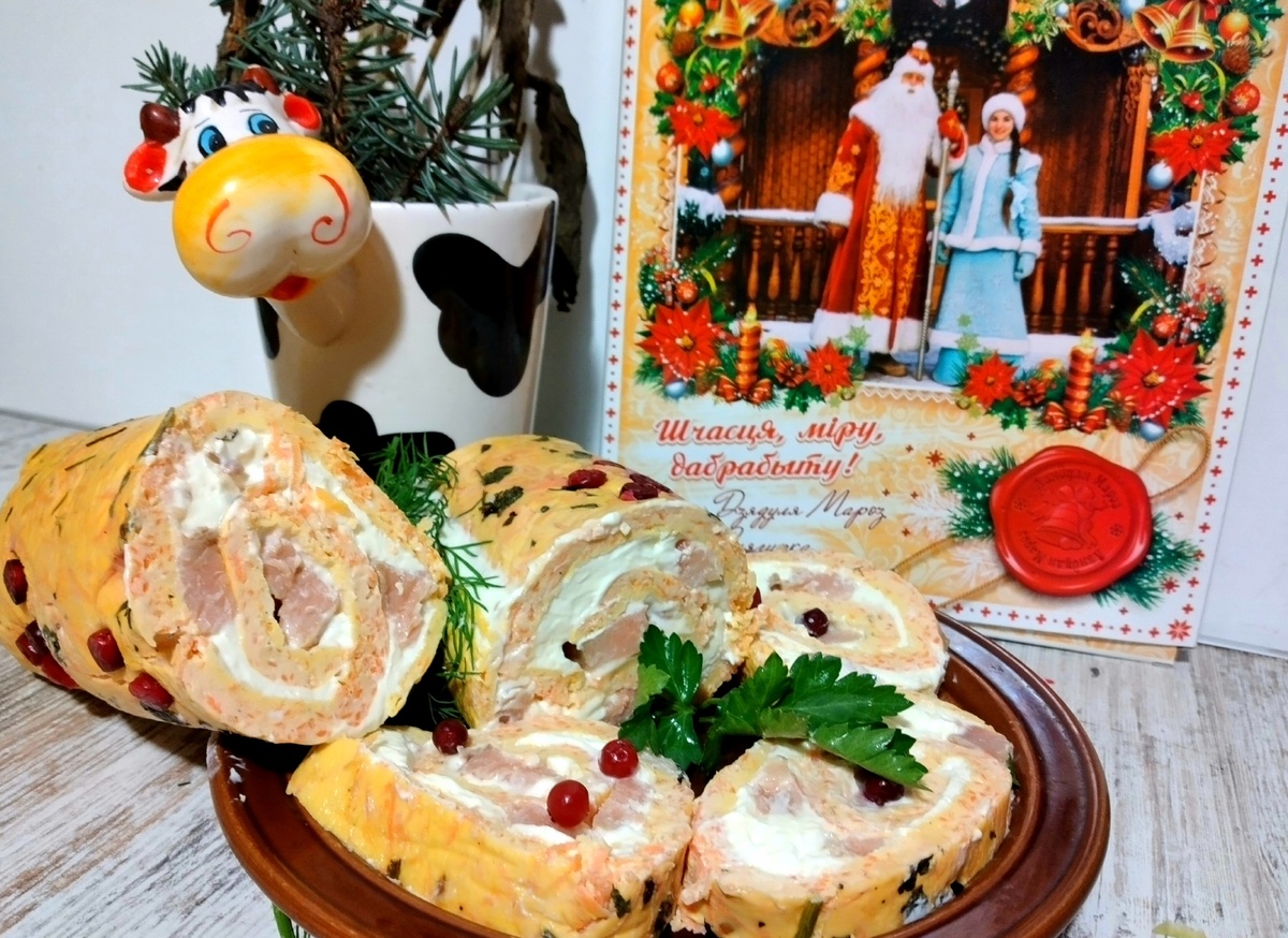 Универсальный рыбный рулет с морковно-яичным тестом для праздничного стола