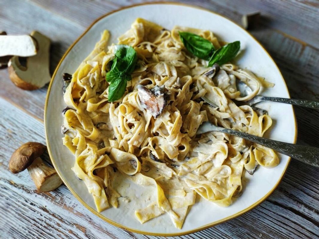 Сливочная паста с белыми грибами: удивительный вкус сезона