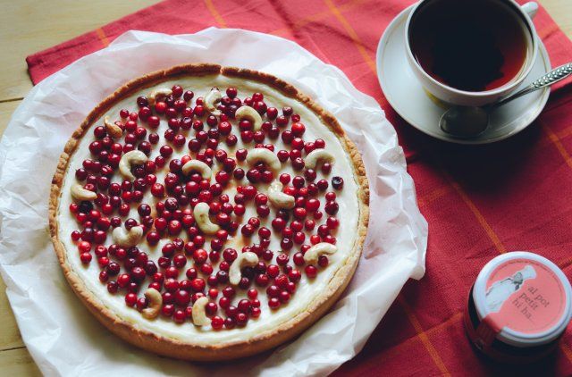 Чизкейк с брусникой: Как создать удивительный десерт с ярким ягодным вкусом