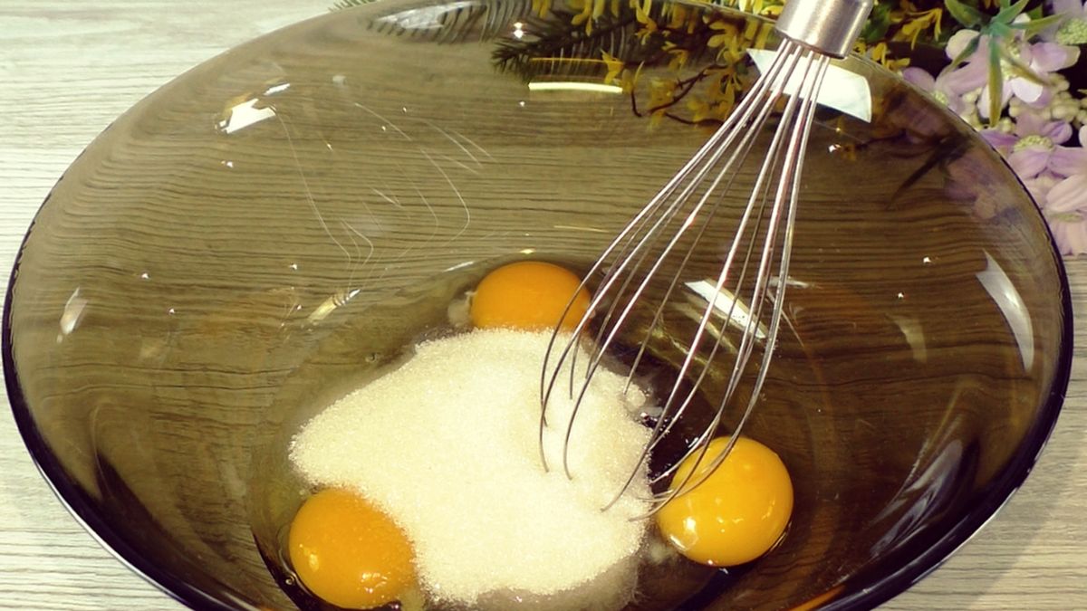 Волшебный пирог на кефире: простой рецепт для уютного чаепития