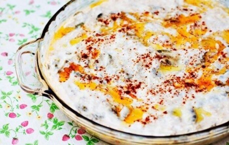 Кабачки под чесночным соусом: легкое и вкусное блюдо для любого стола