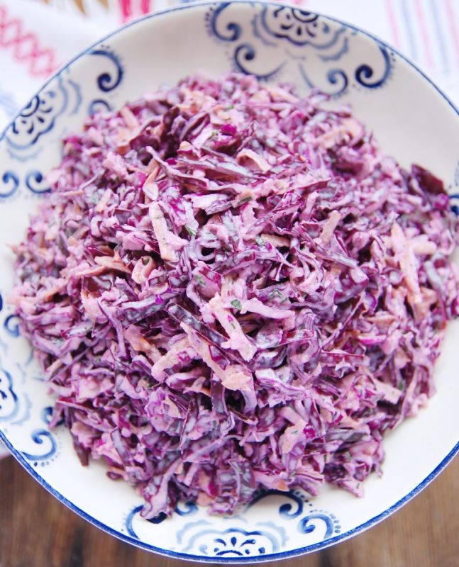 Уникальные салаты из фиолетовой капусты для холодного сезона
