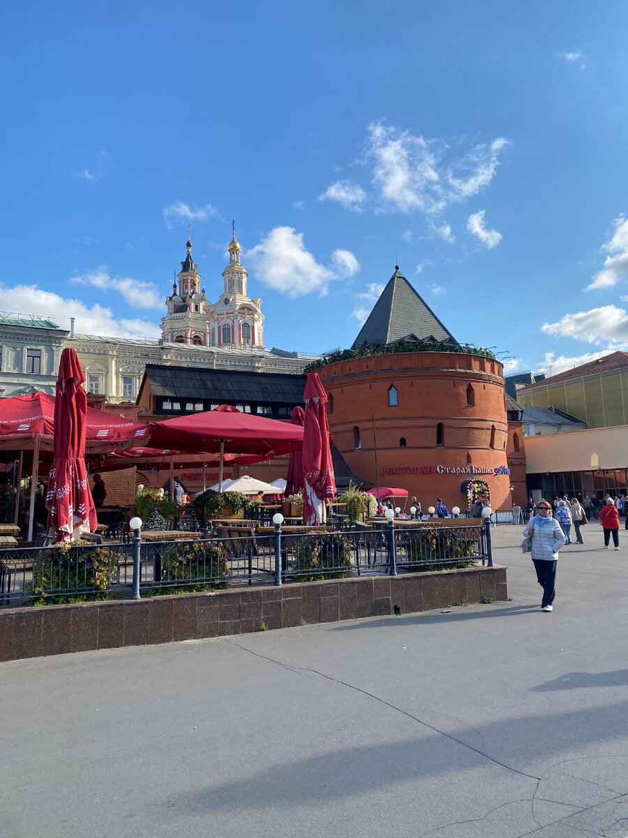 Кулинарные удовольствия в Кремле: Рёберная №1 на Театральной площади