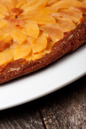 Наслаждение с французским акцентом: тарт с карамелизованными яблоками