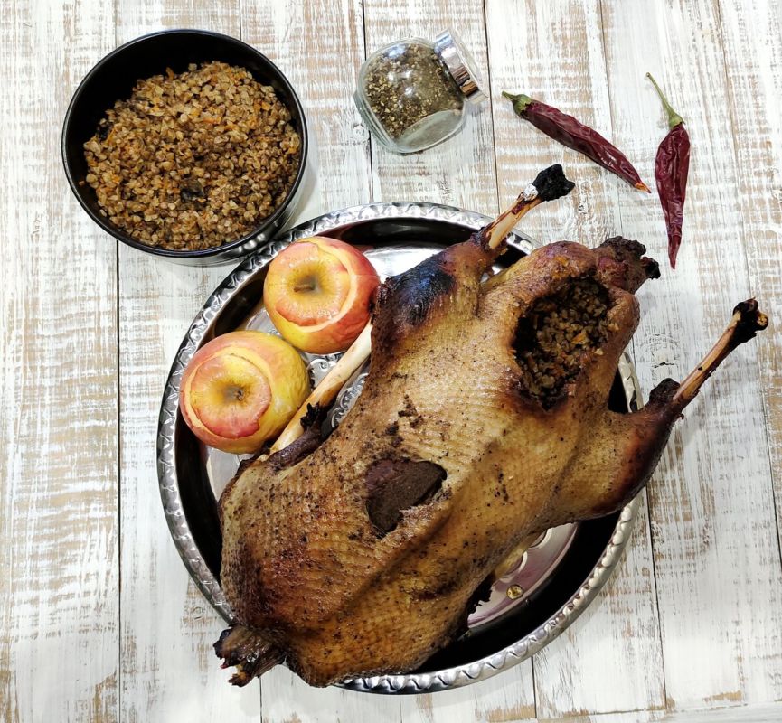 Непревзойденный фаршированный гусь с фруктами: идеальное праздничное блюдо