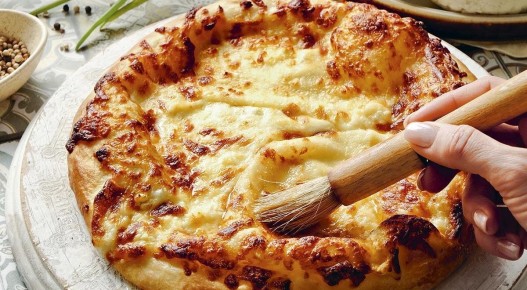 Откройте тайны хачапури по-мегрельски: классический рецепт грузинской лепешки