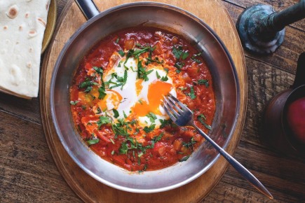 Шакшука с яркими специями