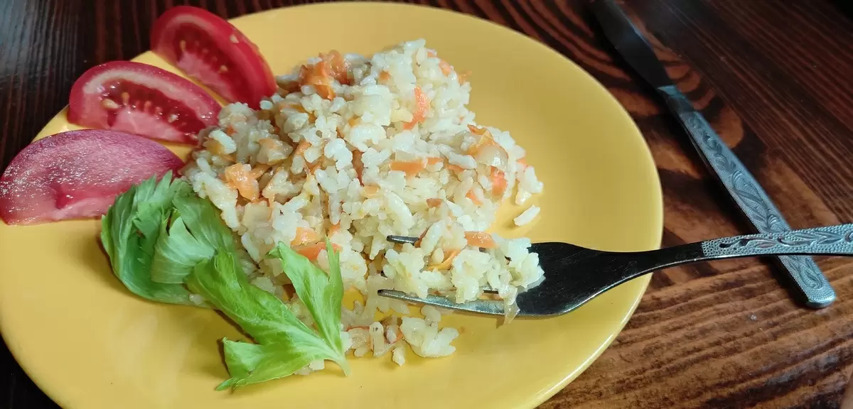 Вкусный рис за 40 минут: идеальный гарнир и самостоятельное блюдо