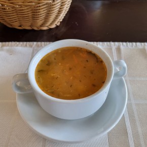 Неожиданные альтернативы перловке в рассольнике: что добавить в суп?