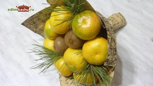 Съедобный букет: как создать фруктовую композицию для новогоднего стола