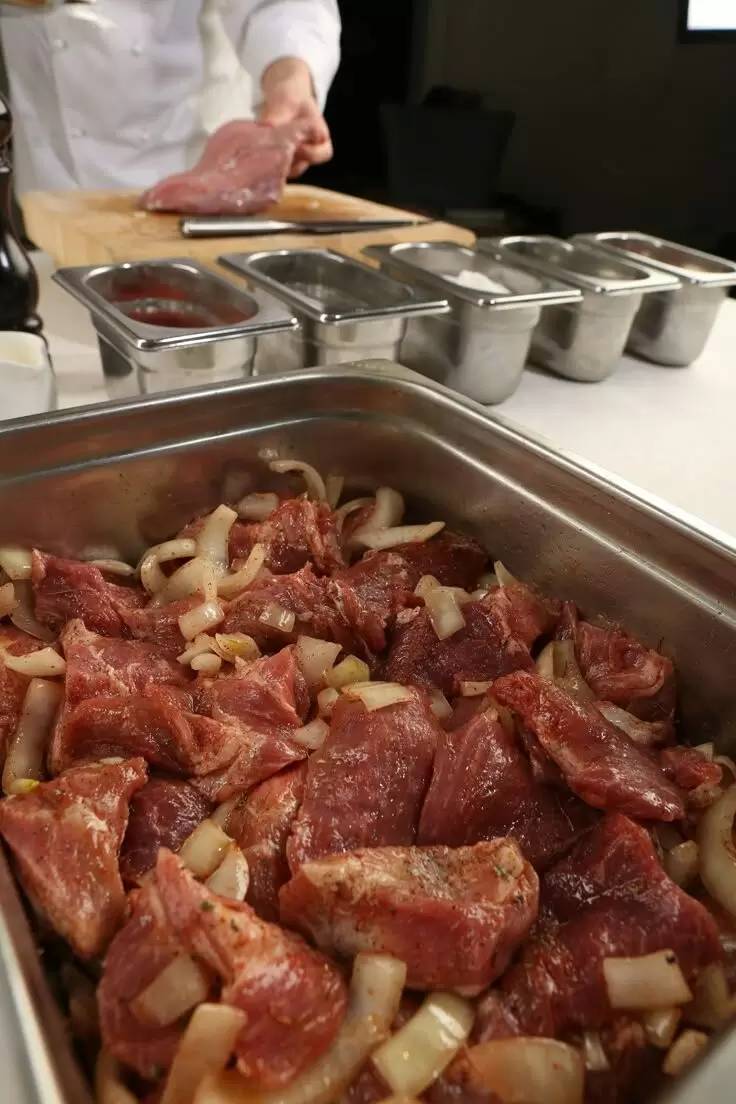 Пять волшебных маринадов, которые сделают мясо звёздным на вашей тарелке