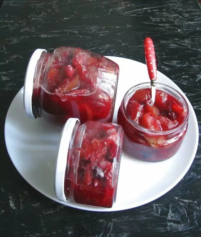 Яблочное варенье с кизилом