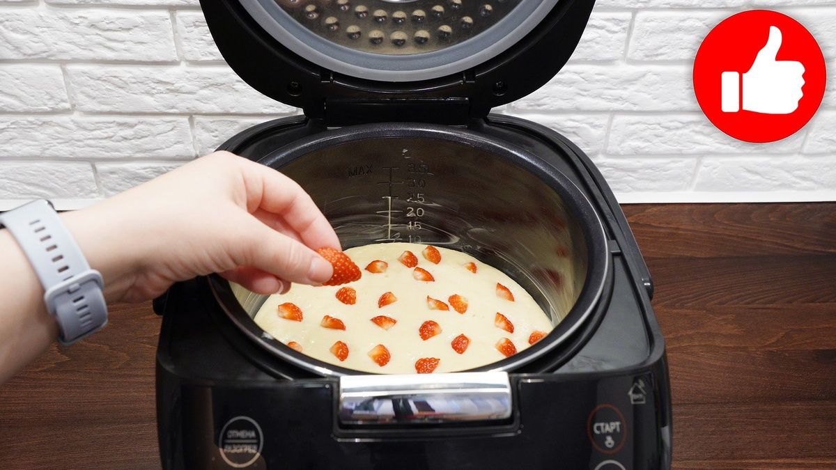 Вкусное открытие: манник на ряженке с клубникой в мультиварке