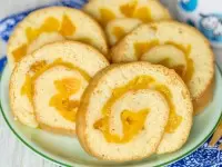 Как приготовить irresistible рулет с персиками: простой и вкусный десерт
